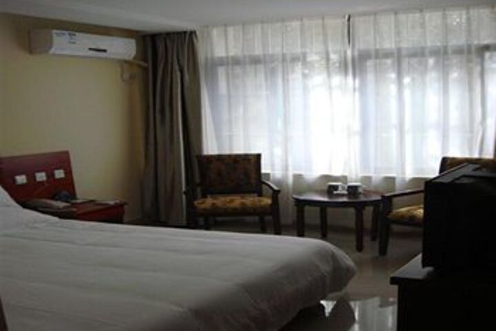 Room 9 of 29