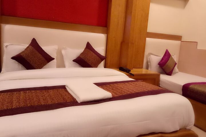Room 2 of 39
