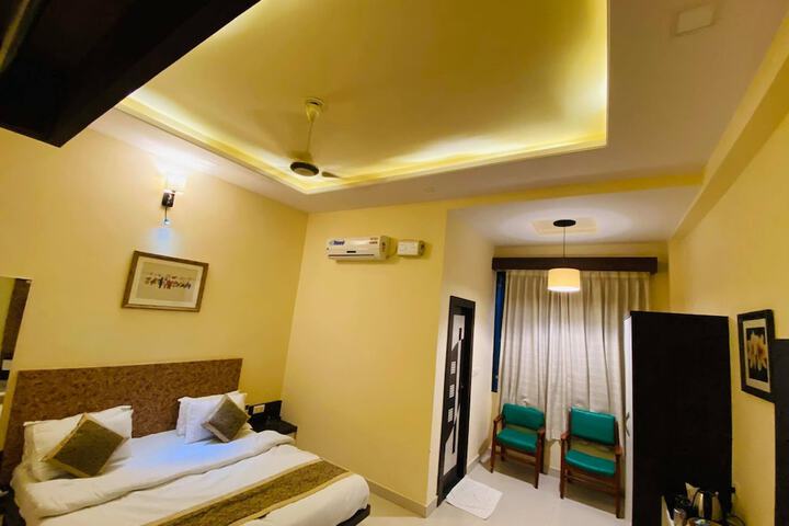 Room 15 of 28