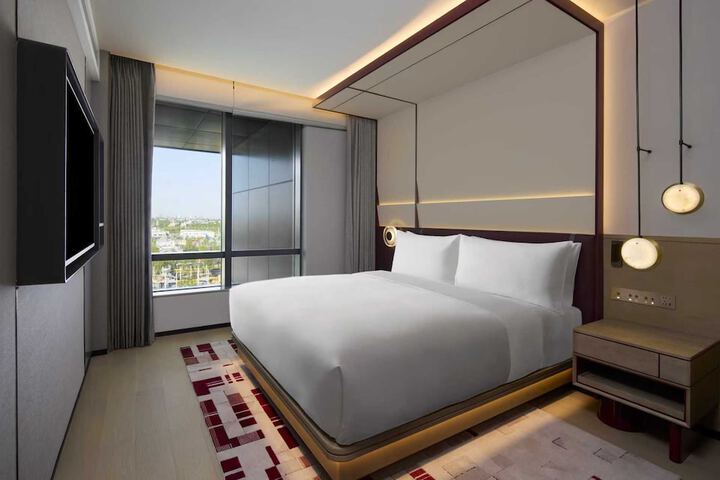 Room 41 of 65