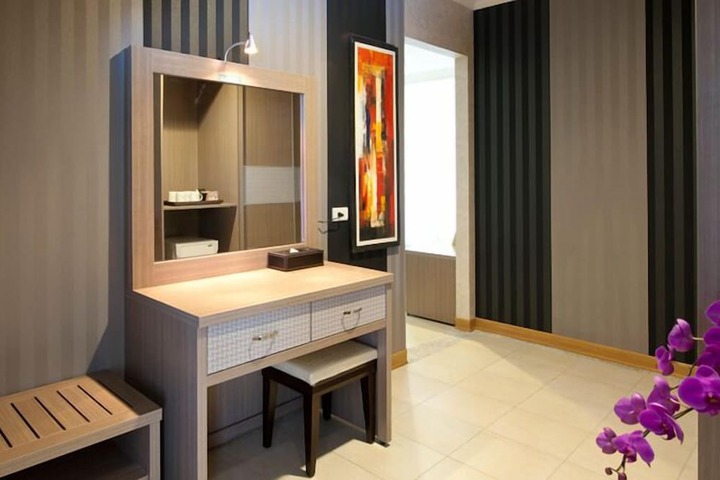 Room 37 of 67