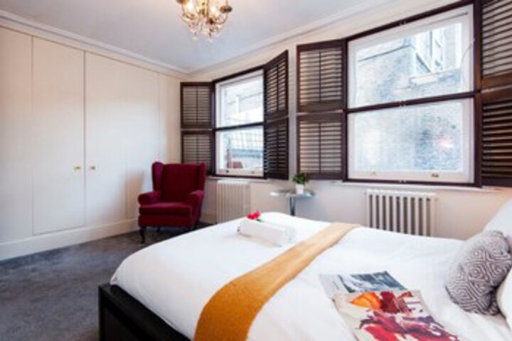 Room 5 of 23