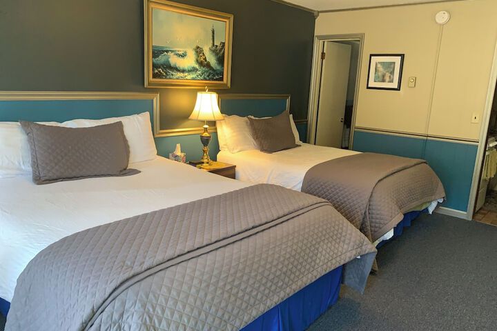 Room 33 of 108
