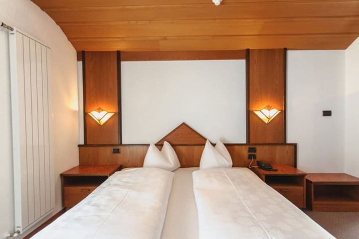 Room 14 of 70