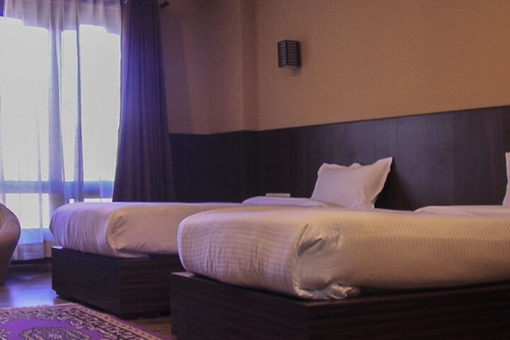 Room 8 of 19
