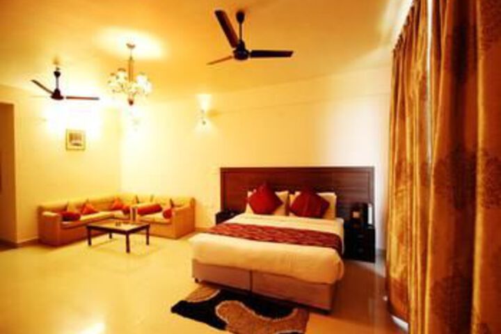 Room 9 of 26