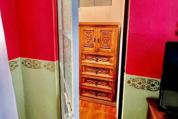 Room 16 of 174