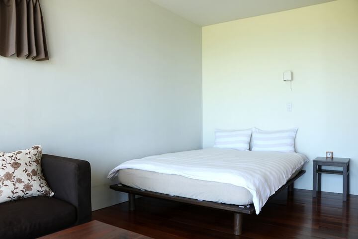 Room 16 of 27