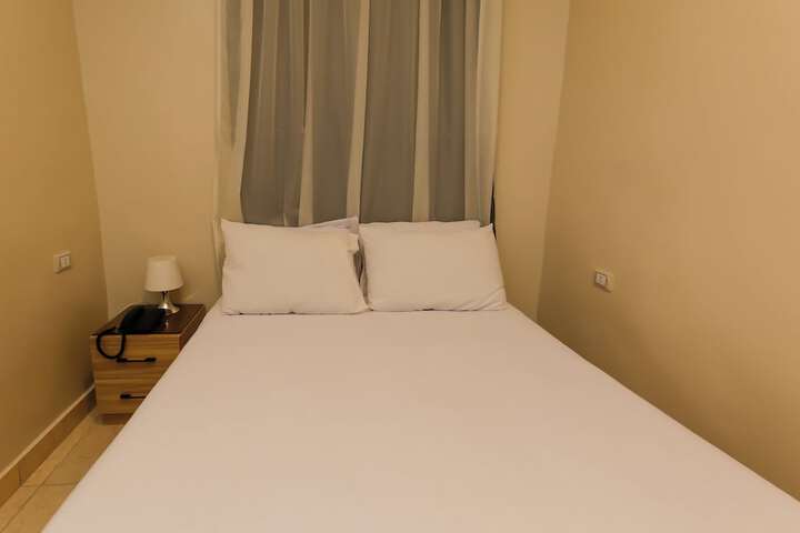 Room 165 of 284