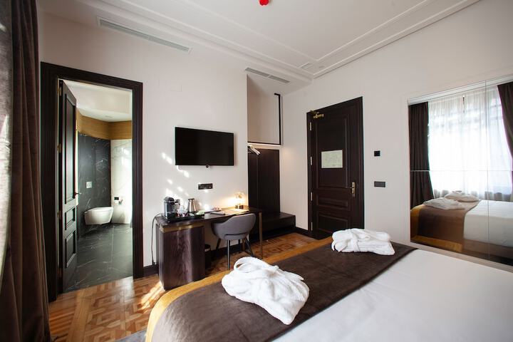 Room 30 of 85