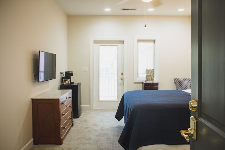 Room 8 of 48
