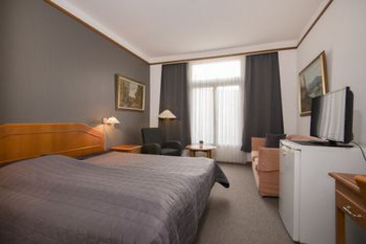 Room 11 of 22