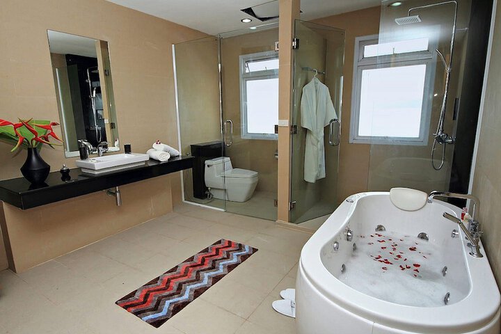 Room 21 of 30
