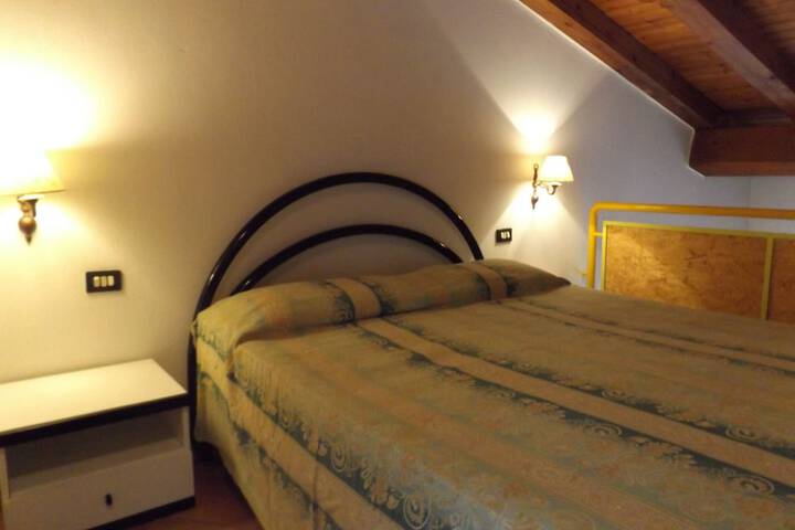 Room 5 of 79