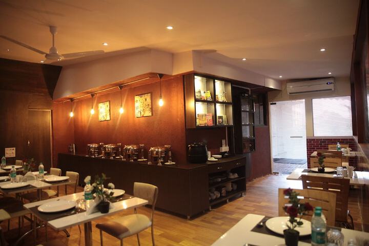 Dining Photos