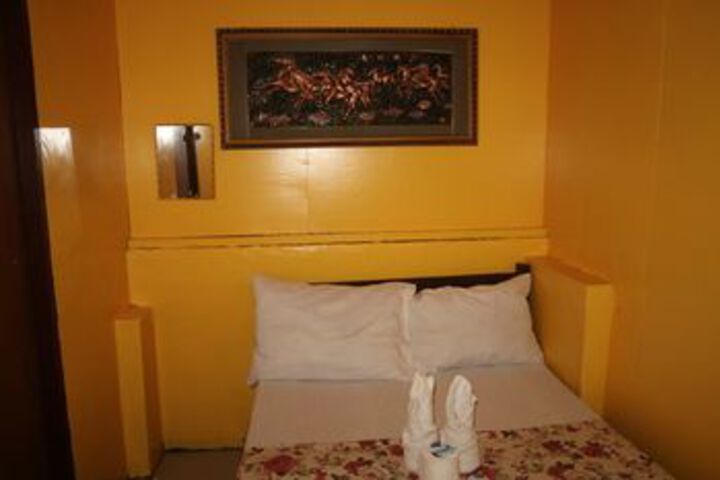 Room 30 of 48
