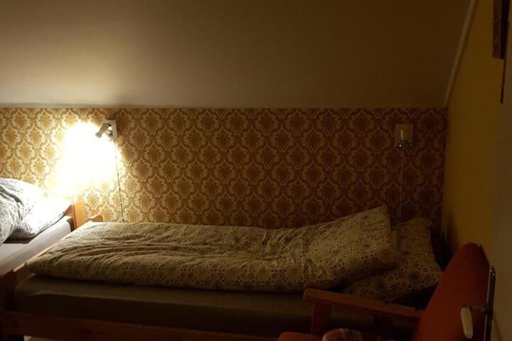 Room 3 of 112