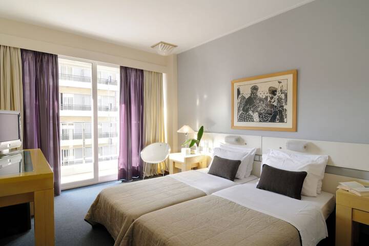 Room 21 of 53