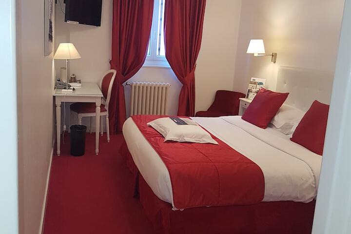 Room 9 of 225
