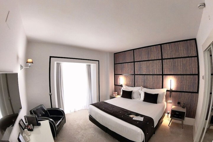 Room 4 of 28
