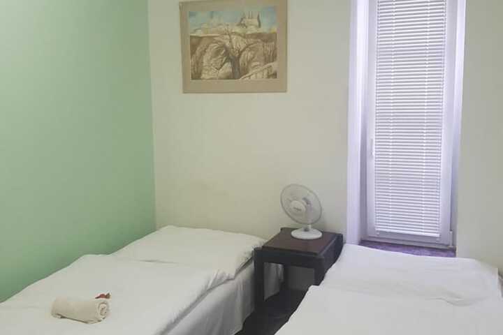 Room 18 of 46