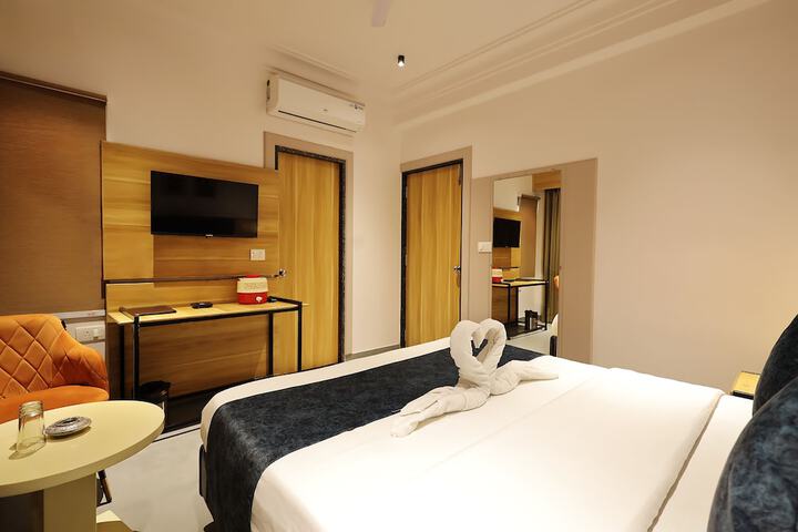 Room 17 of 34