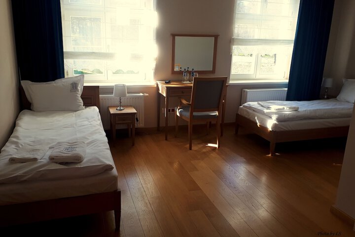 Room 17 of 46