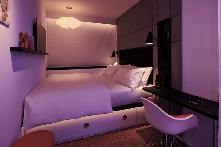 Room 32 of 58