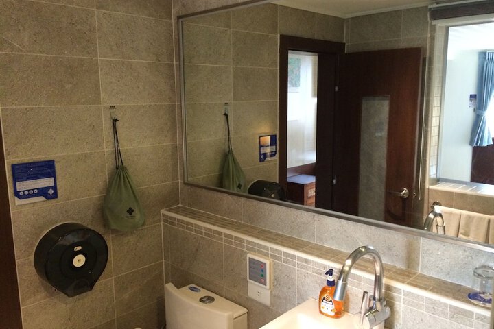 Room 65 of 87