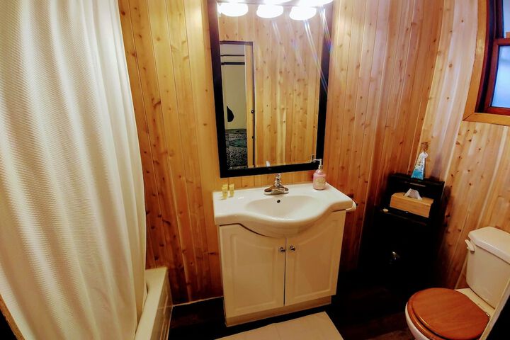 Room 21 of 57