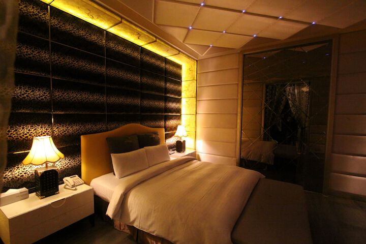 Room 10 of 56