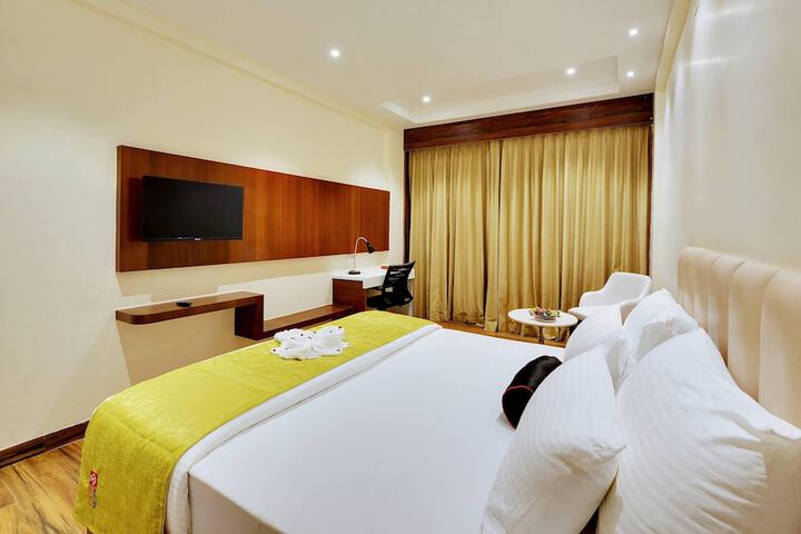 Room 13 of 32