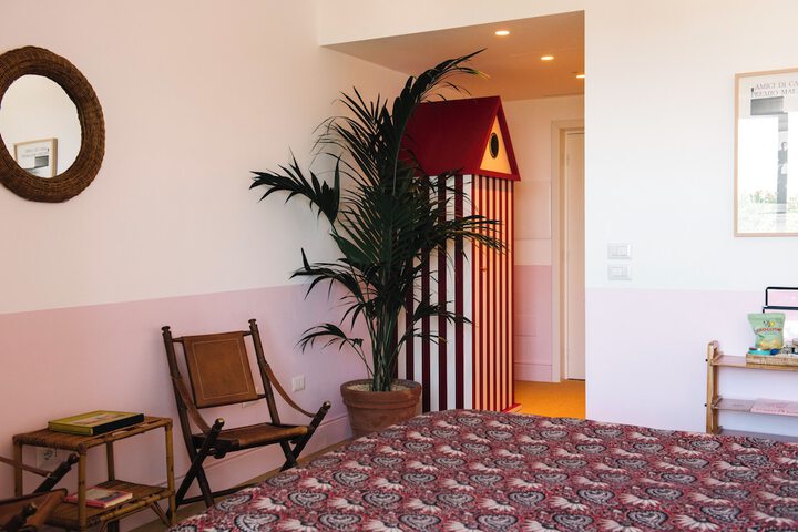 Room 27 of 47