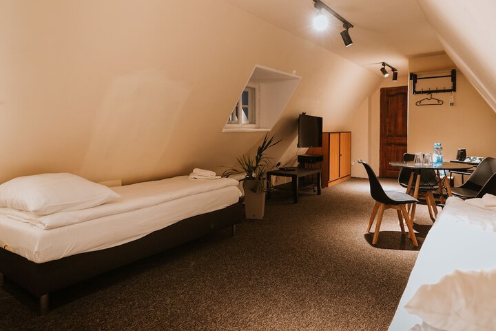 Room 5 of 13