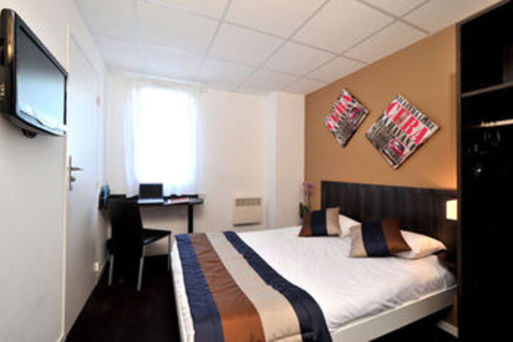 Room 11 of 19