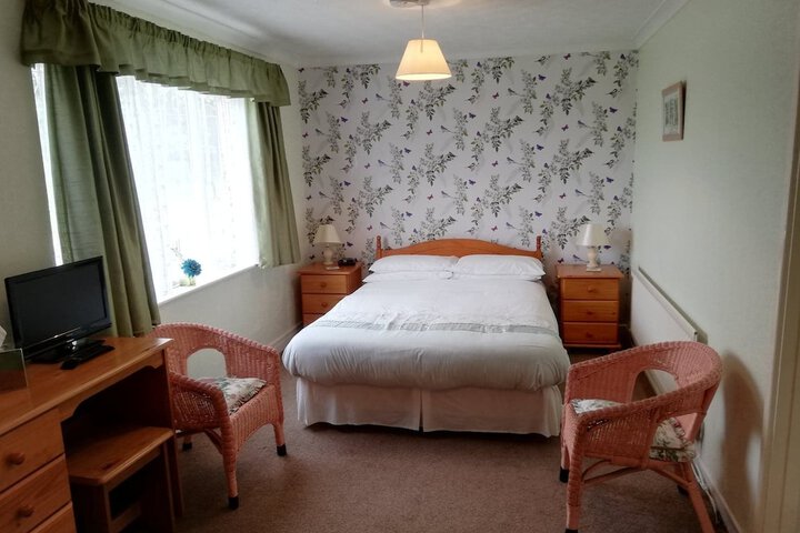 Room 5 of 6