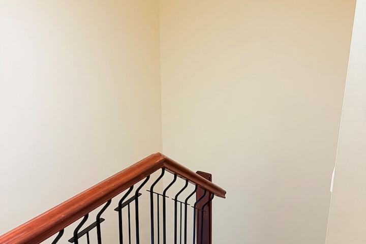 Room 8 of 25