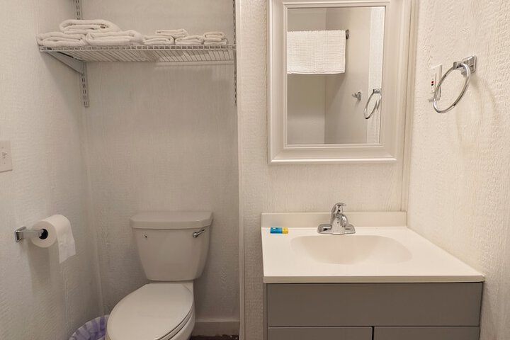 Room 10 of 14