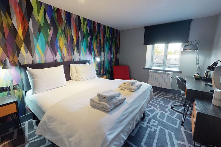 Room 8 of 49