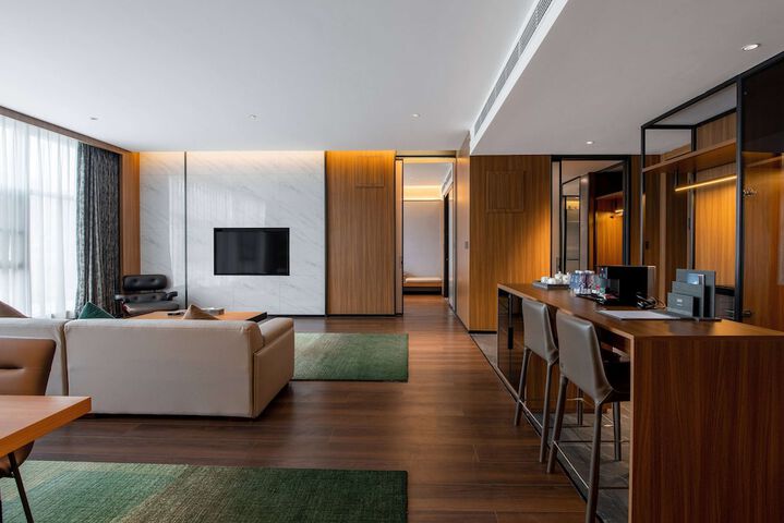Room 3 of 44
