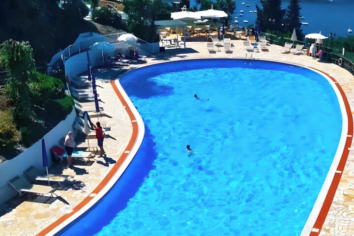 Pool 34 of 64