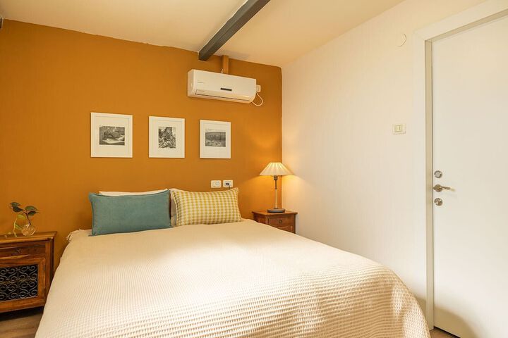 Room 46 of 82