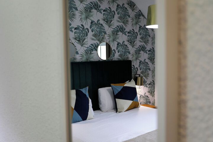 Room 76 of 191