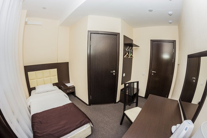 Room 18 of 50