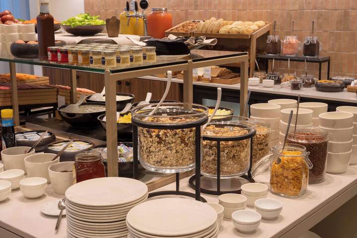 Breakfast/Coffee Service 66 of 82