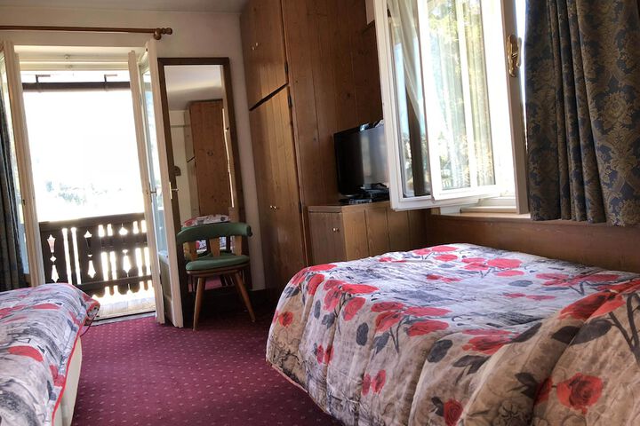 Room 28 of 72