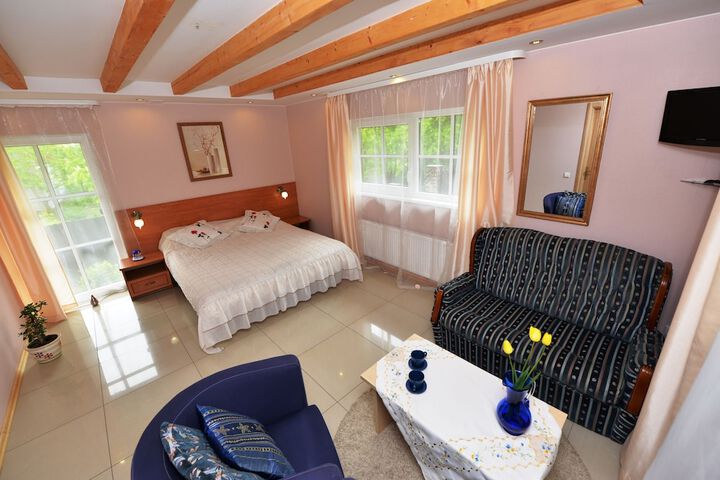 Room 2 of 59