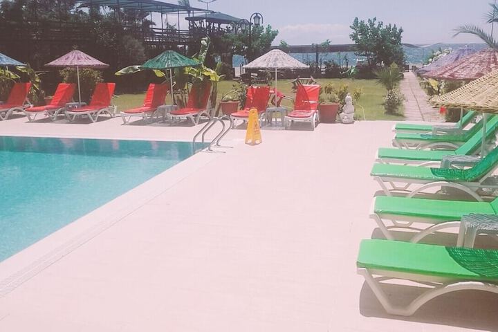Pool 8 of 27