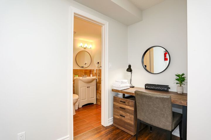 Room 17 of 457