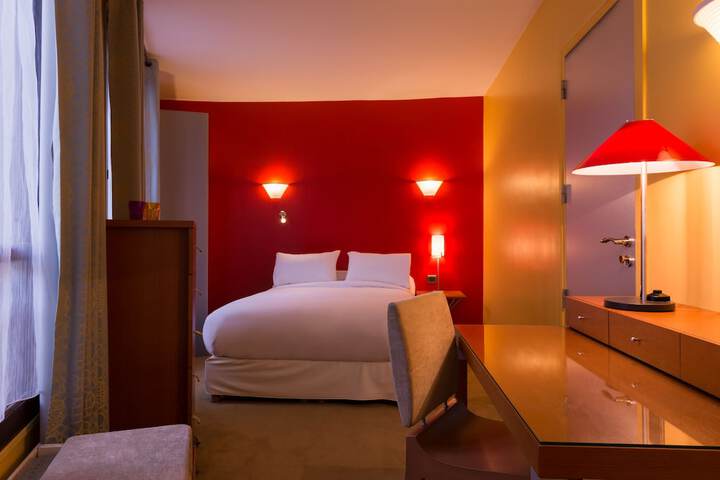 Room 5 of 37